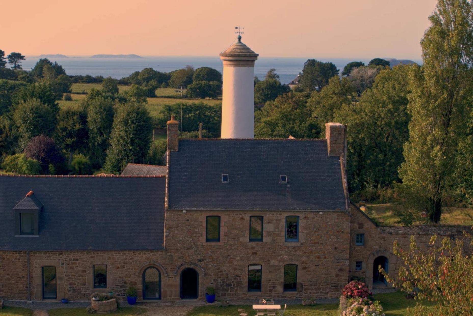 Les Ecolodges Sous Le Phare Louannec Exterior photo